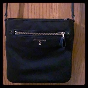 Michael kors cross body purse